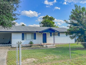 Building Photo - 3518 Redd Dr