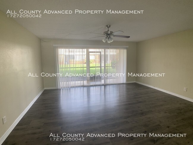 Building Photo - Luxury Venetia Country Club Condo!