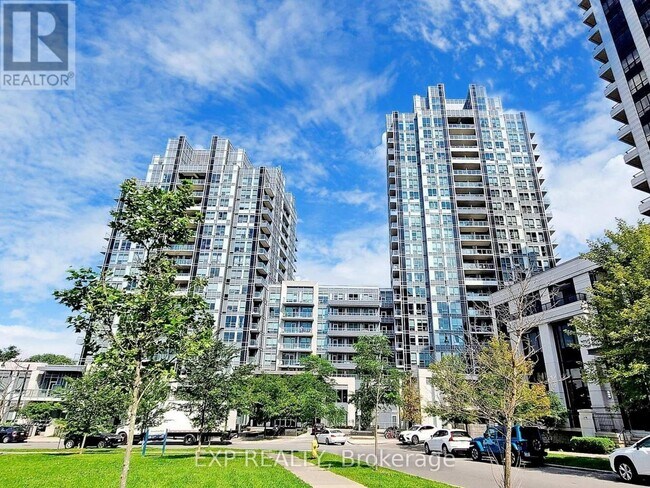 Photo du bâtiment - 120 Harrison Garden Blvd