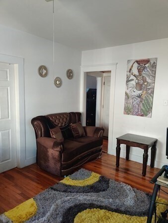 Building Photo - 633 River St