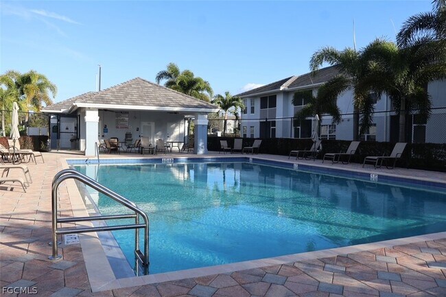Foto del edificio - 8313 Bernwood Cove Loop