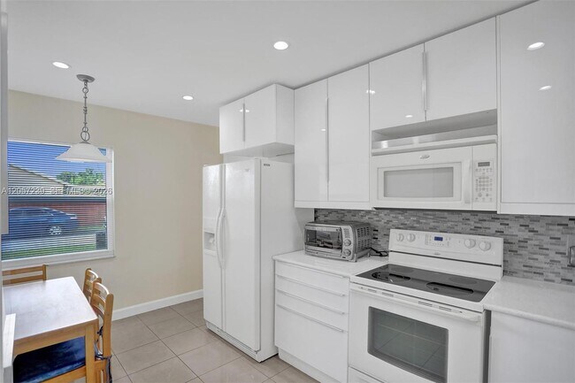 Building Photo - 11529 SW 133rd Ter