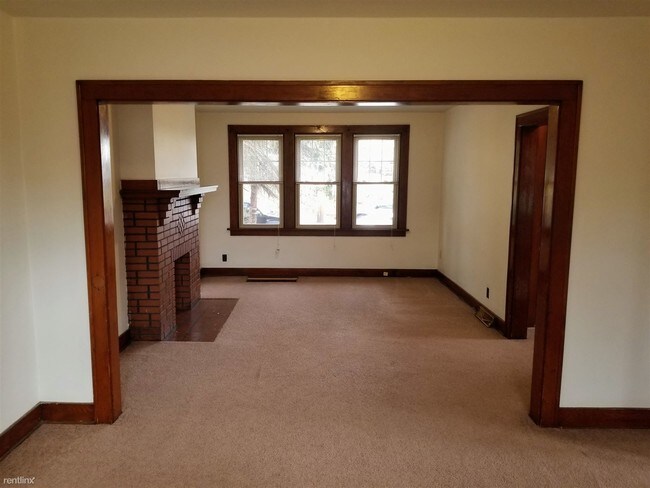 Building Photo - 3 br, 1 bath Duplex - 223 Whipple Street