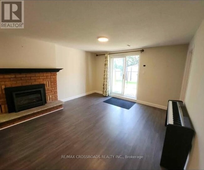 Building Photo - 304 Orsi Ave