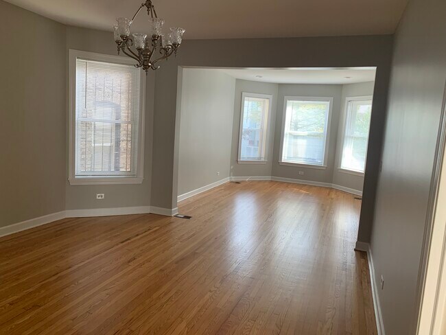 Foto del edificio - 2744 W Cortland St