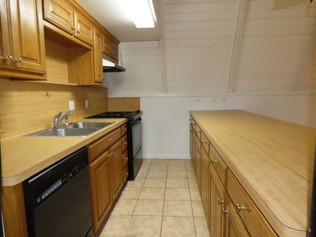 Building Photo - Charming 2 Bedroom A-Frame Home near Hospi...