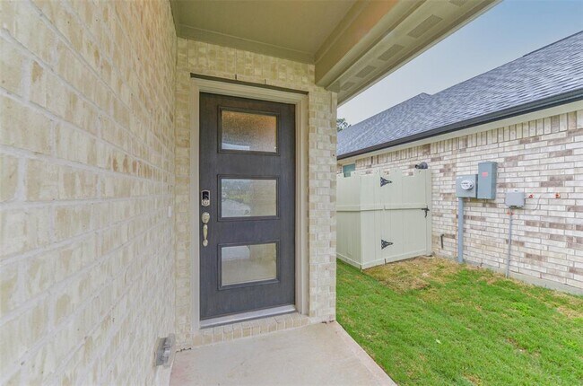 Building Photo - 17590 Rosette Grass Dr