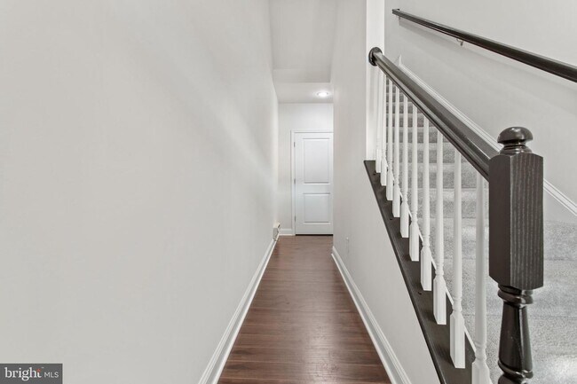 Building Photo - 7086 Executive Way