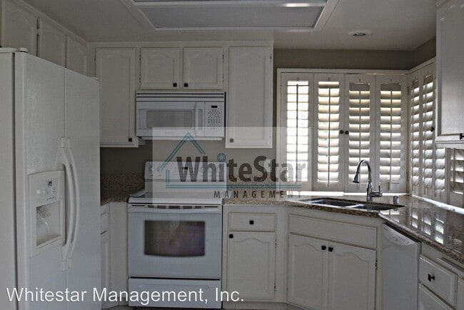 Building Photo - 77702 Cll Las Brisas N