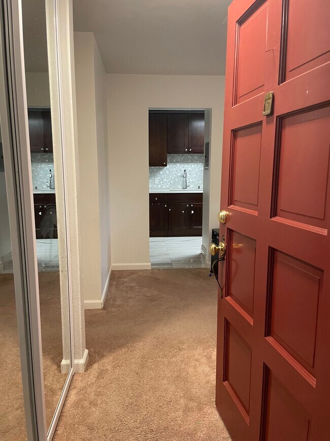 Building Photo - 505 Cypress Point Dr