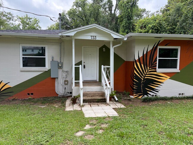 Building Photo - 733 Putnam Dr