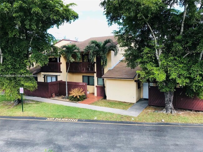Foto del edificio - 3 br, 2 bath House - 6705 SW 137th Ct # 13D