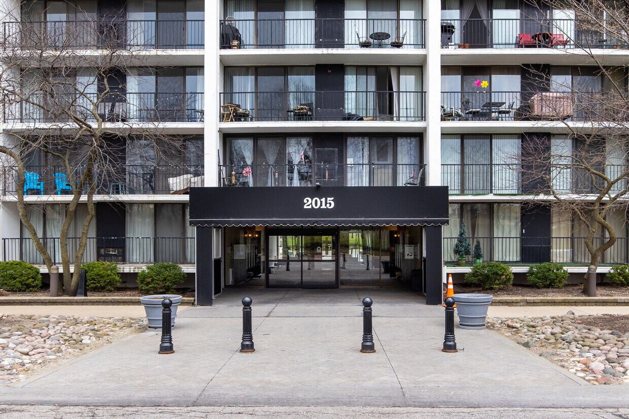 Foto principal - 2015 Finley Rd