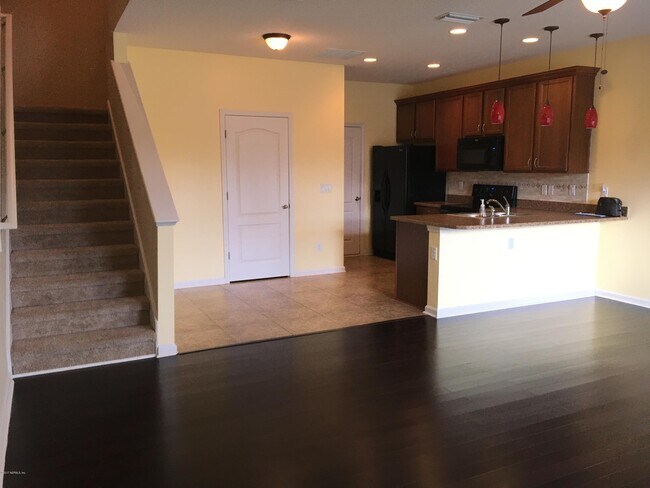 Building Photo - 2755 Hollybrook Ln