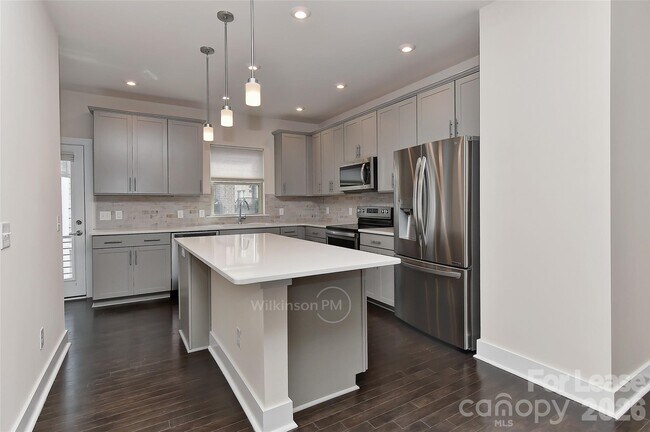 Foto del edificio - 13047 Tinton Ave