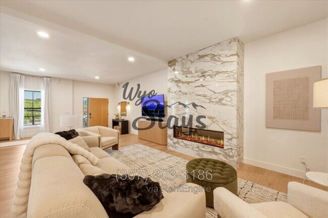 Foto del edificio - 226 N Main St
