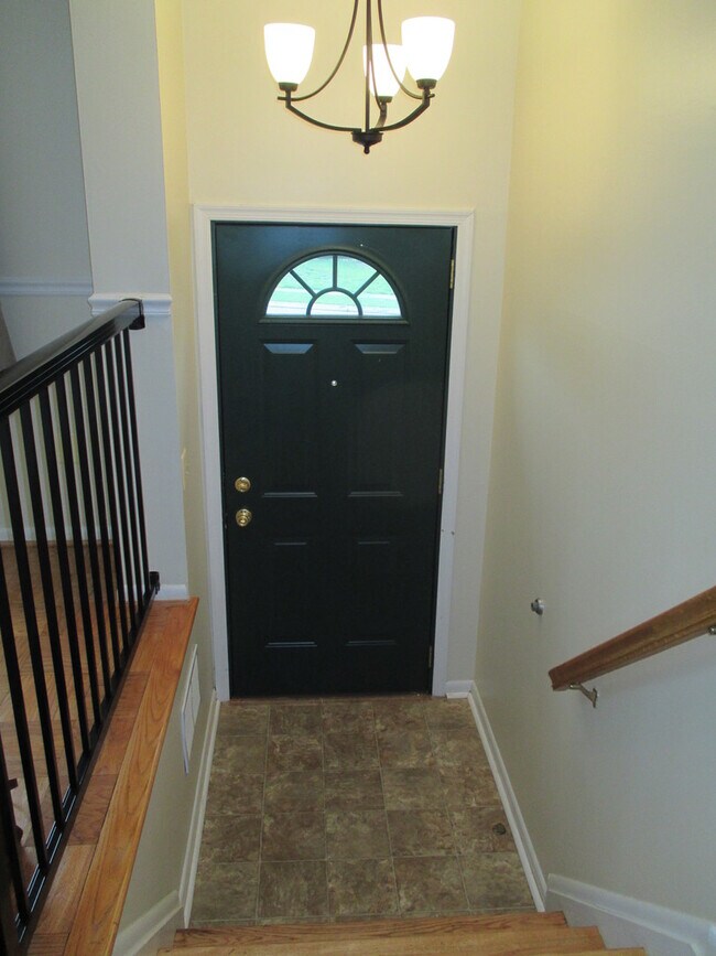 Building Photo - 3 Bedroom EOG Townhome in Maiden Choice