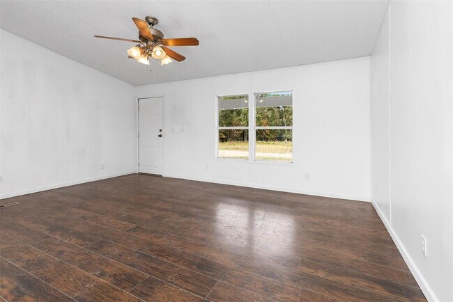 Foto del edificio - 347 County Rd 322