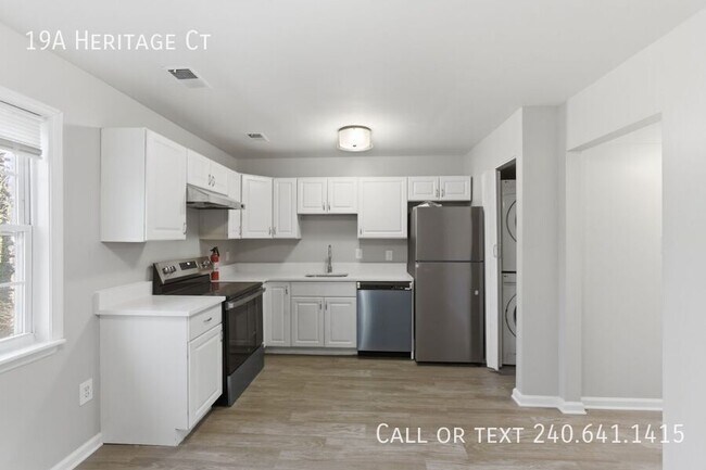 Building Photo - 19a Heritage Ct