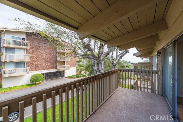 Foto del edificio - 6542 Ocean Crest Dr