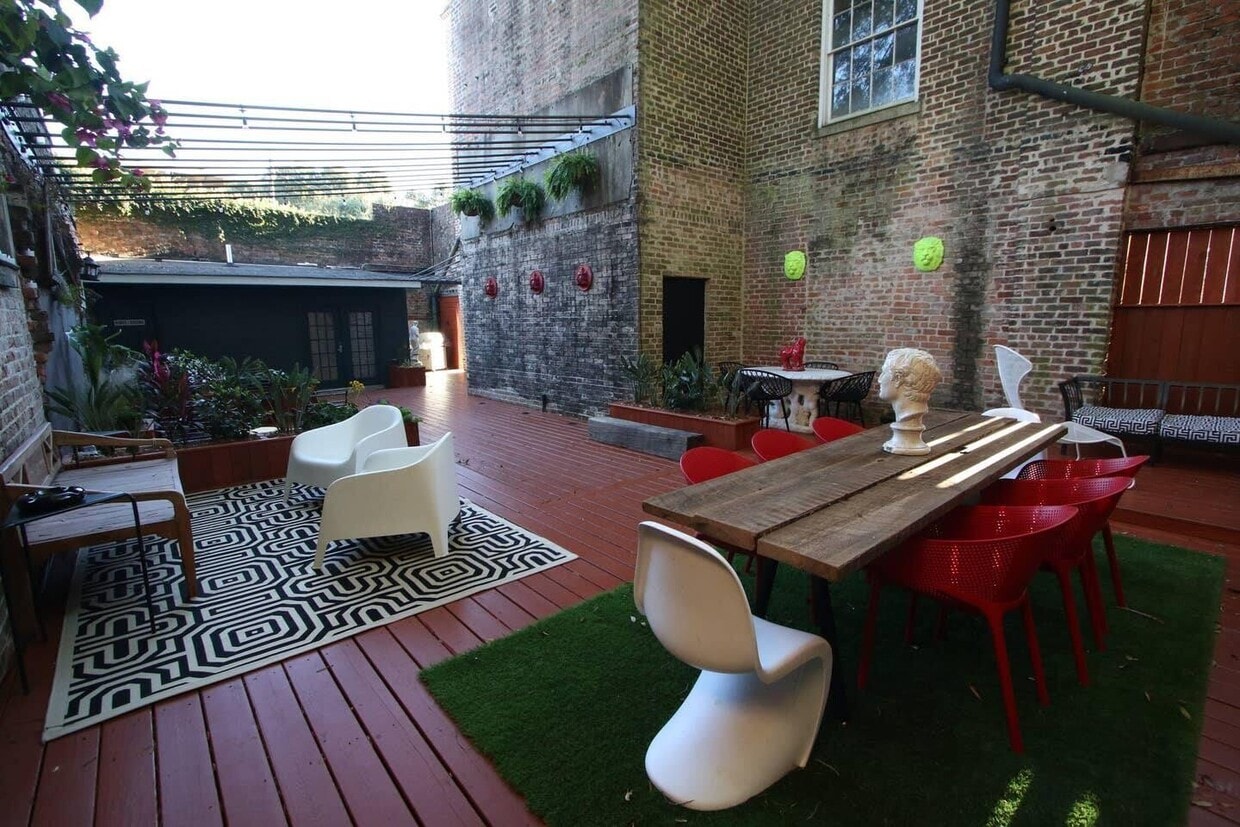 Foto principal - 709 Jackson Ave