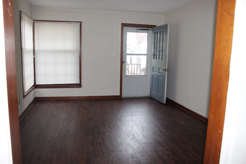 Foto principal - 207 E 11th St
