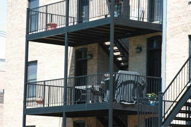 Building Photo - 3600 S Halsted St