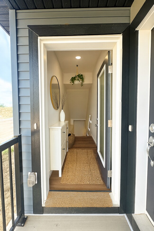 Photo du bâtiment - 4233 Kinglet Dr NW