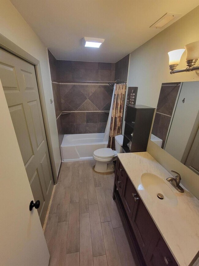Foto del edificio - 104 Arrowhead Cir