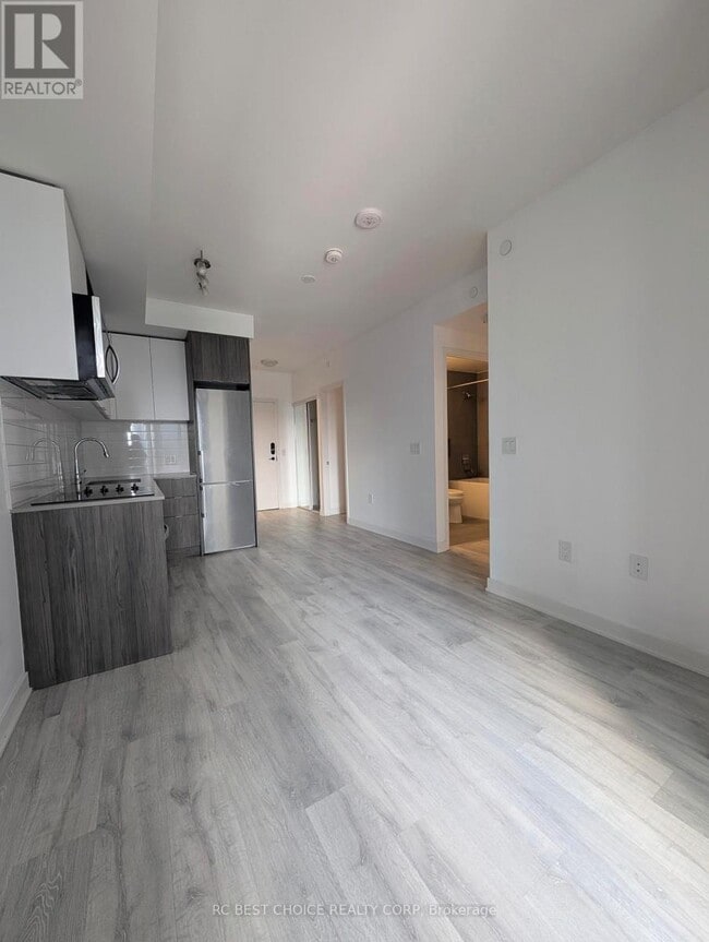 Building Photo - 70 Princess St