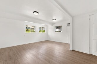 Building Photo - 45-850-1040 Anoi Rd