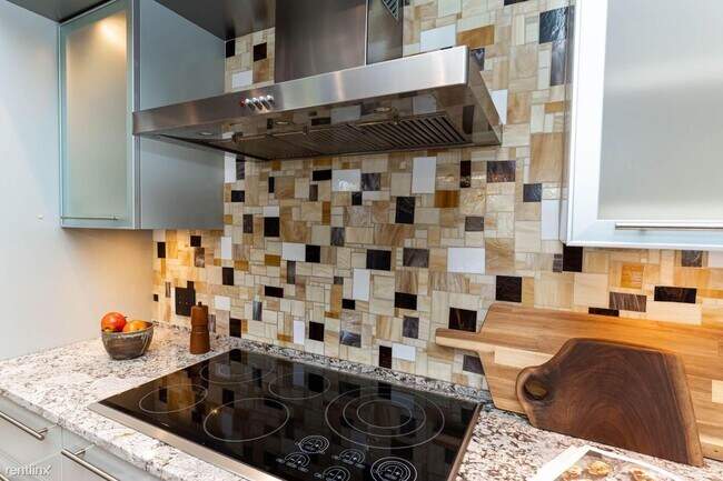 Foto del edificio - 1 br, 1.5 bath Condo - 34 W Poplar Ave