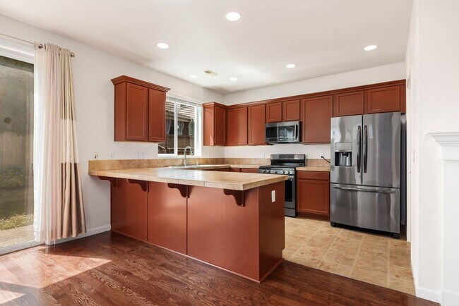 Foto del edificio - 3 Bedroom Home with Open Layout, Large Garage & Primary Suite