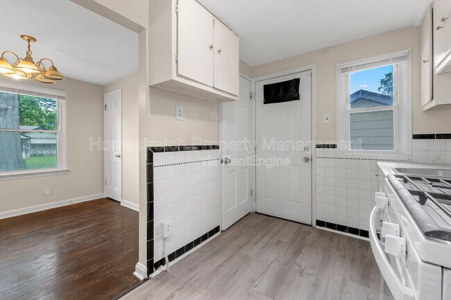 Building Photo - 8124 Titus Rd