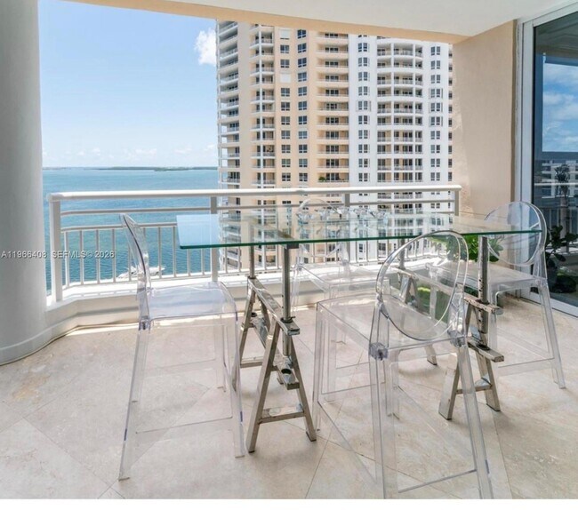 Building Photo - 848 Brickell Key Dr