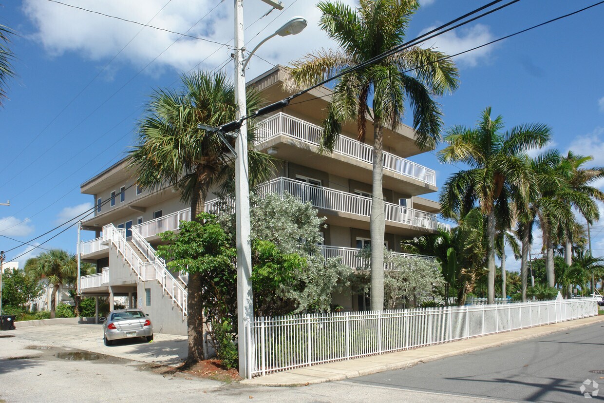Foto del edificio - 129 S Golfview Rd