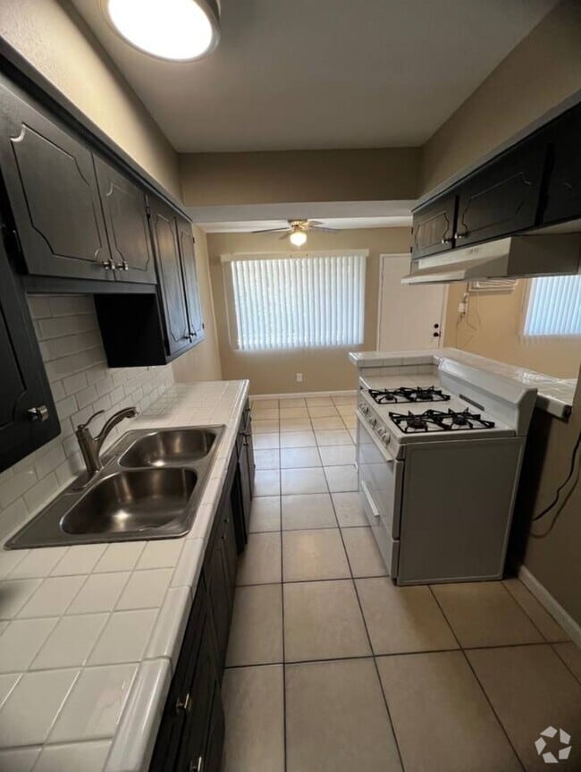 Building Photo - Curran Place Apartments