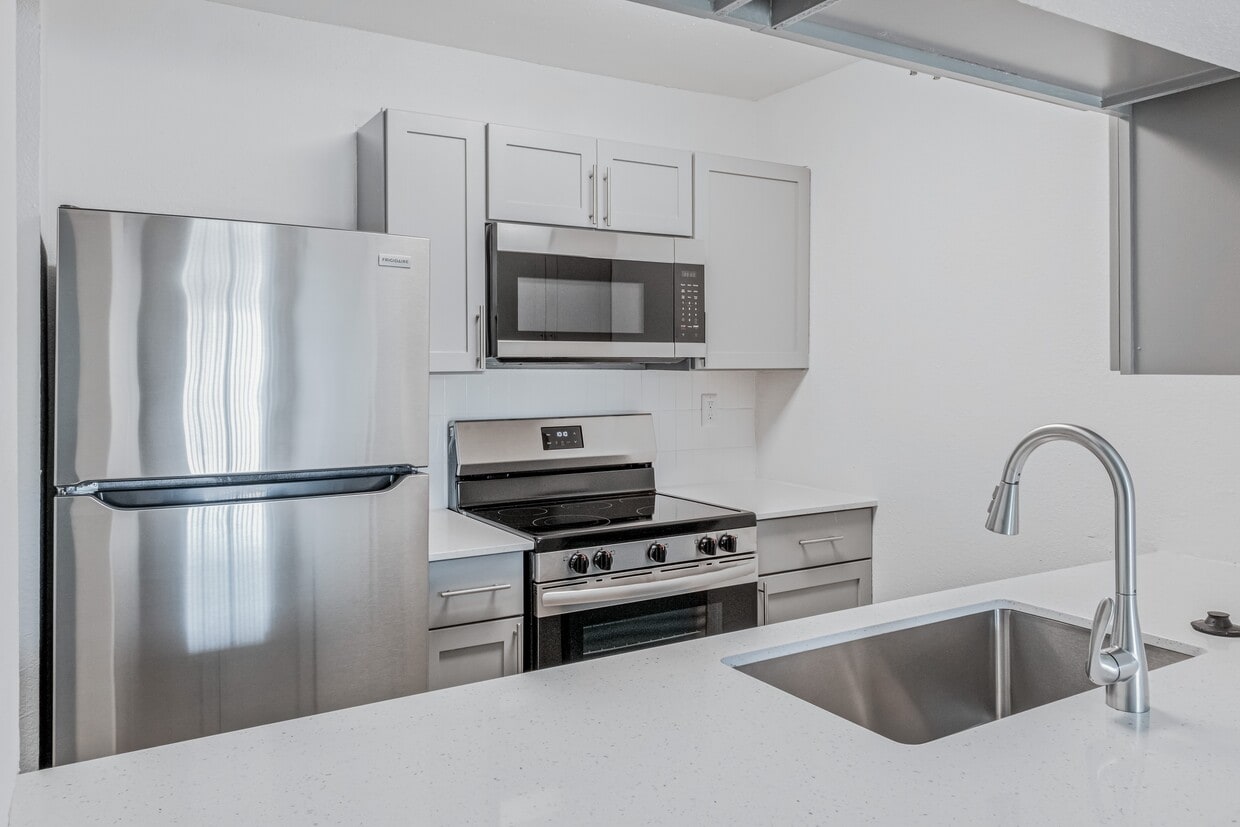 Primary Photo - Water Ridge Apartments