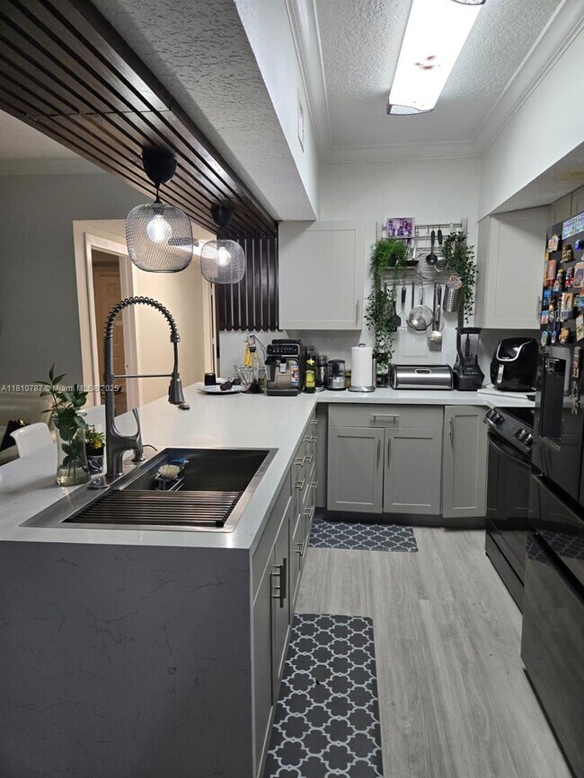 Foto del edificio - 215 SW 117th Terrace
