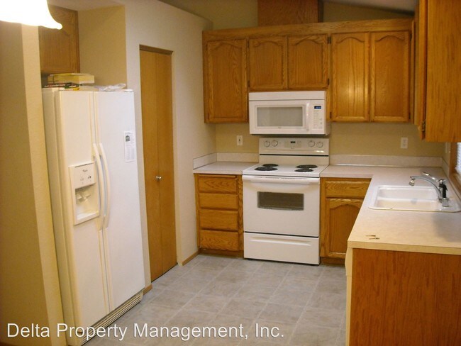 Foto del edificio - 3 br, 2 bath House - 6408 72nd Dr NE