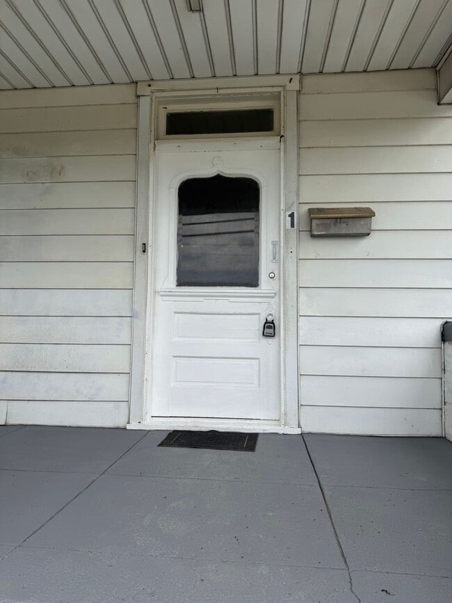 Photo - 1117 N B St. Apartment