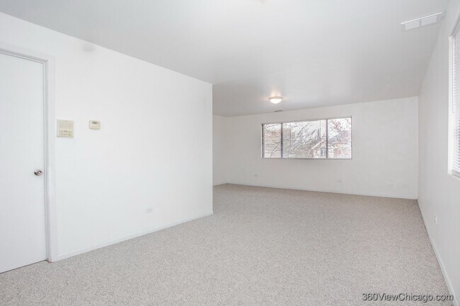 Foto del edificio - 7459 N Waukegan Rd