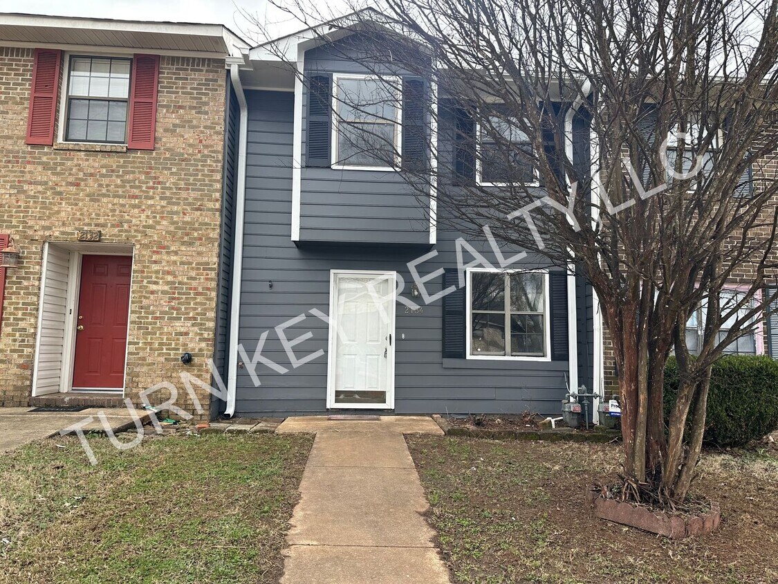 Foto principal - Townhome for rent in Grayson Valley