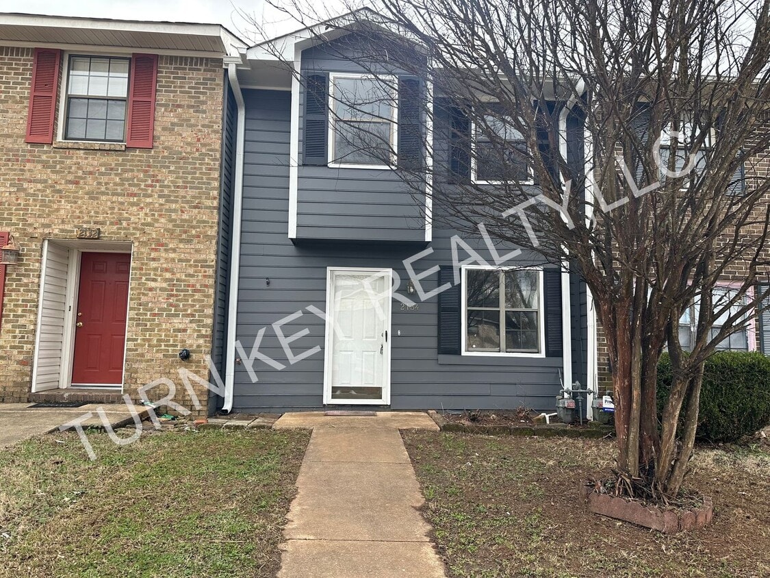 Foto principal - Townhome for rent in Grayson Valley **PRICE DROP**