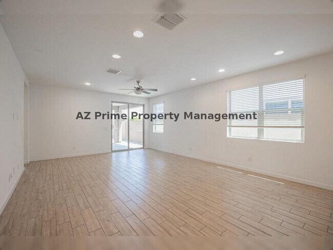 Foto del edificio - 16870 W Las Palmaritas Dr