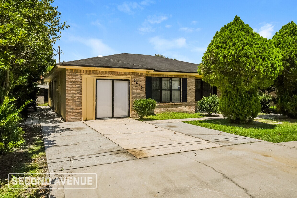 Primary Photo - 7610 Bronson Ln