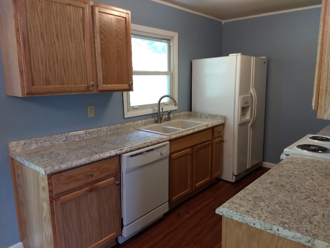 Building Photo - 709 Rolling Hills Dr