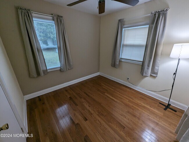 Building Photo - 423 Euclid Ave