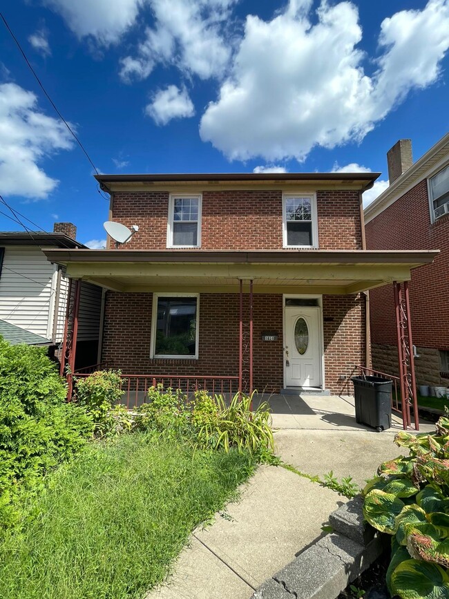 Building Photo - 1631 Fallowfield Ave