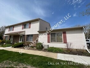 Building Photo - 1744 Queensbury Cir